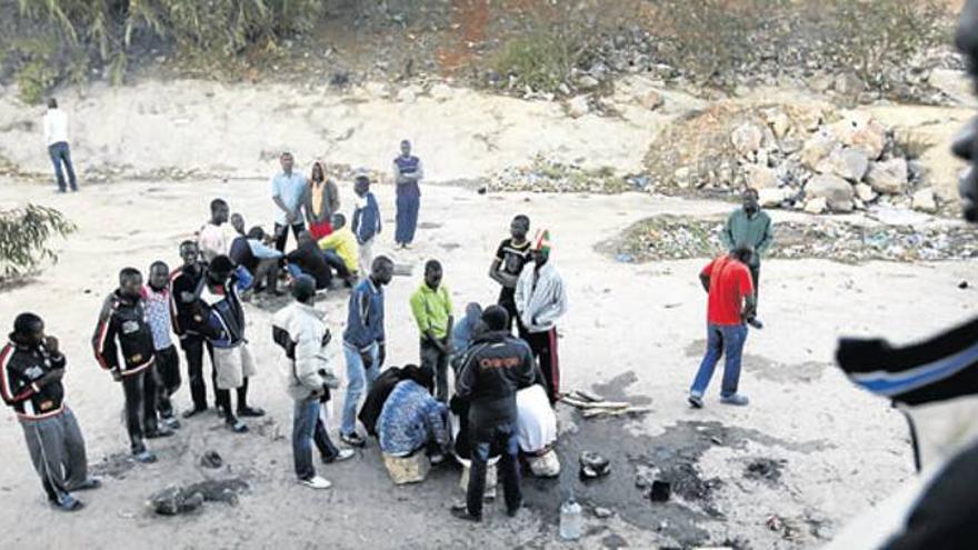 Melilla teme una avalancha de saltos de la valla antes de que el frío arrecie