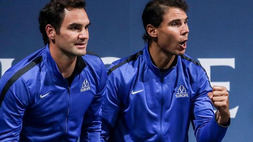 Rafa Nadal y Federer se divierten y ganan su primer duelo de dobles