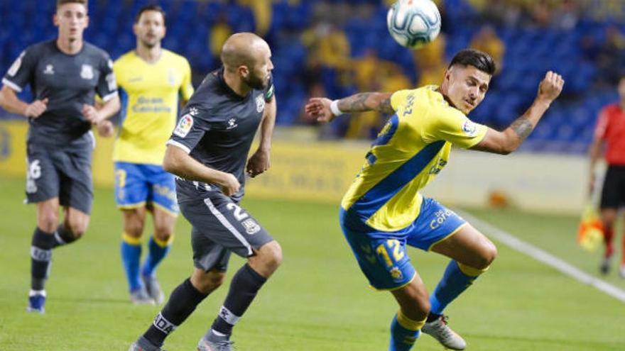 La UD Las Palmas se queda a medias