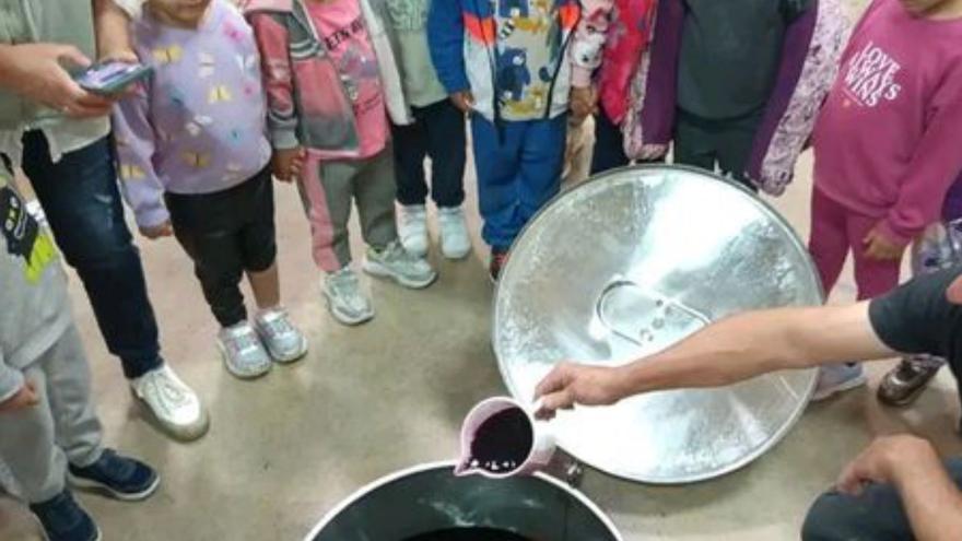Los escolares visitaron una bodega. | SERVICIO ESPECIAL
