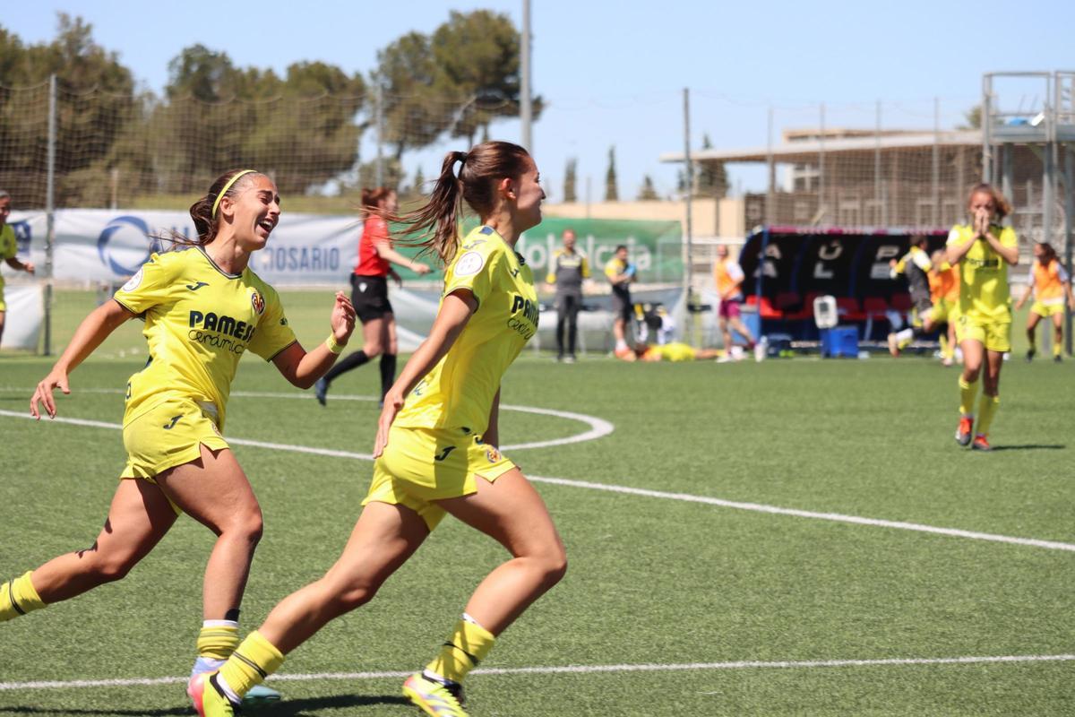 Claudia Enseñat celebra el 2-3 anotado en el minuto 91 que valió su peso en oro.