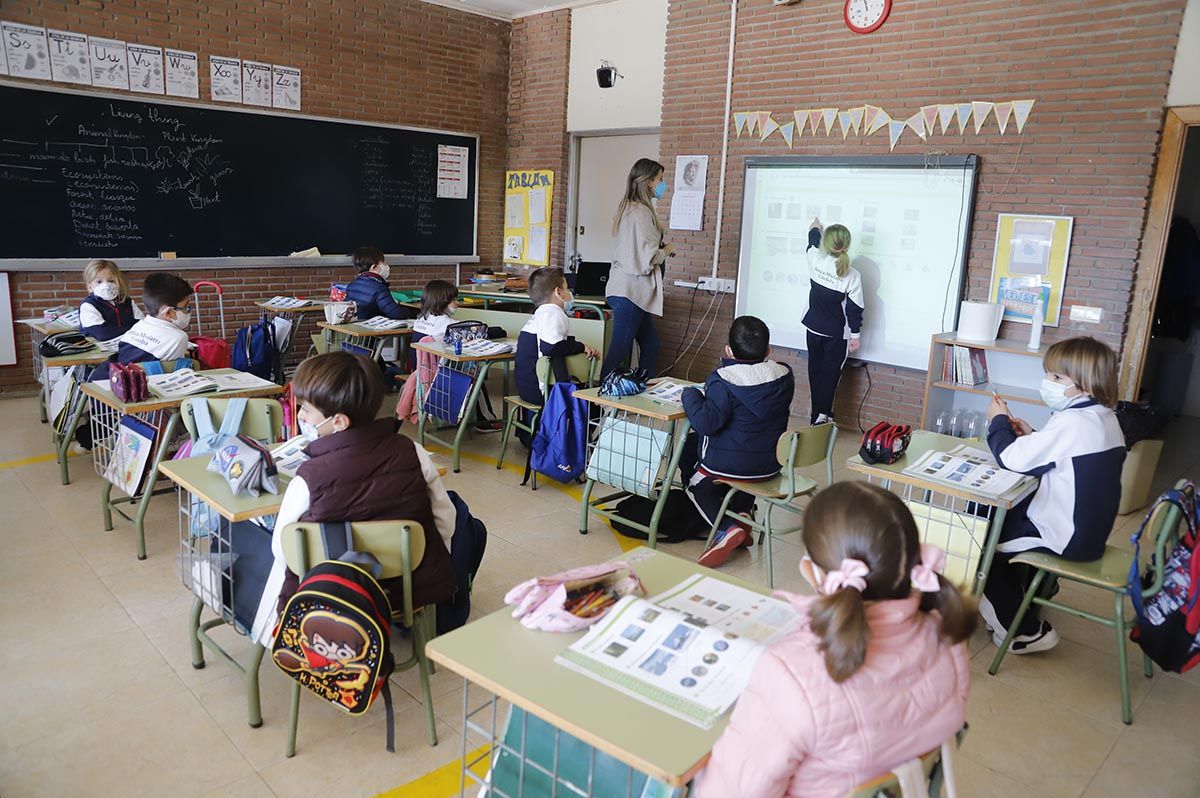 Ayer y hoy en imágenes del colegio de las Teresianas en su cincuentenario