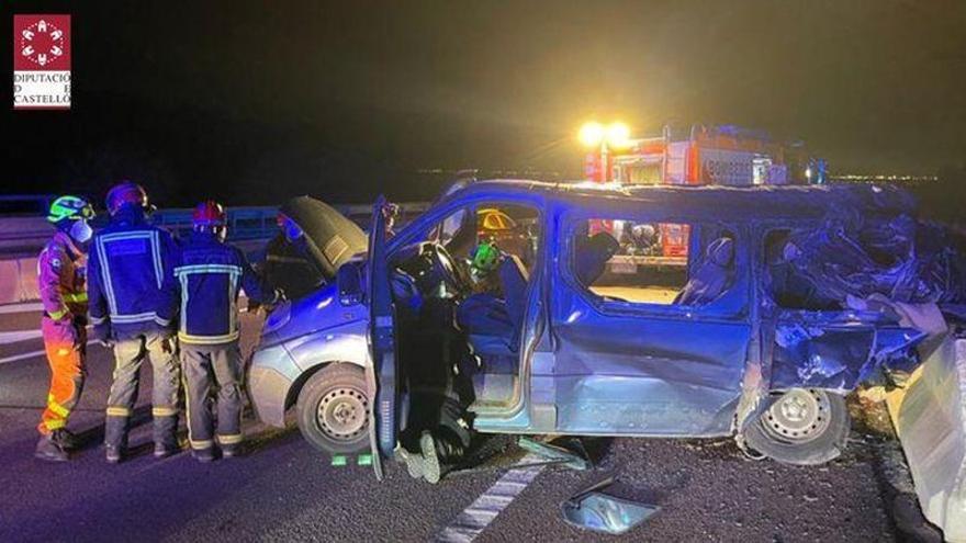 Ocho heridos tras accidentarse una furgoneta en la A-7 en Almenara