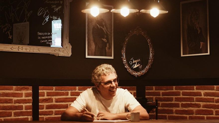 Pedro Guerra, cantautor: «Hay que tener curiosidad por escuchar todo»