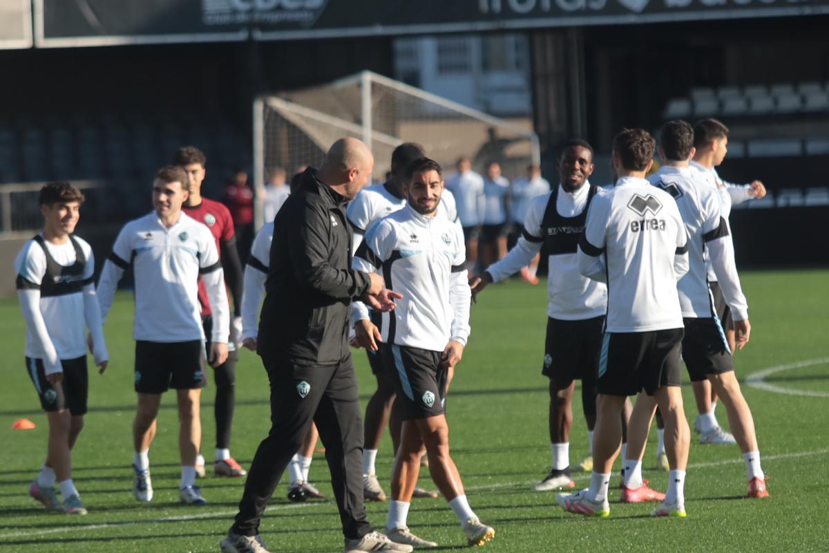 Galería | Búscate en el entrenamiento a puertas abiertas del CD Castellón