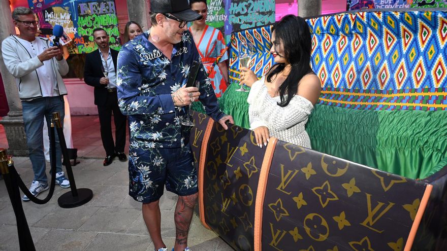 Netflix-Dreh und Warten auf Kanye West: So glamourös war das Kunstevent mit Thomas Wirth auf Mallorca