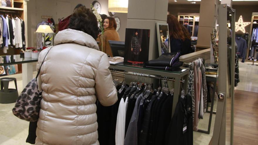 La concentración y el auge turístico dejan tocado al comercio tradicional valenciano