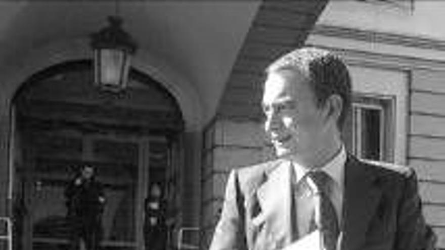 Zapatero promete aplicar la ley a Batasuna &quot;al pie de la letra&quot;