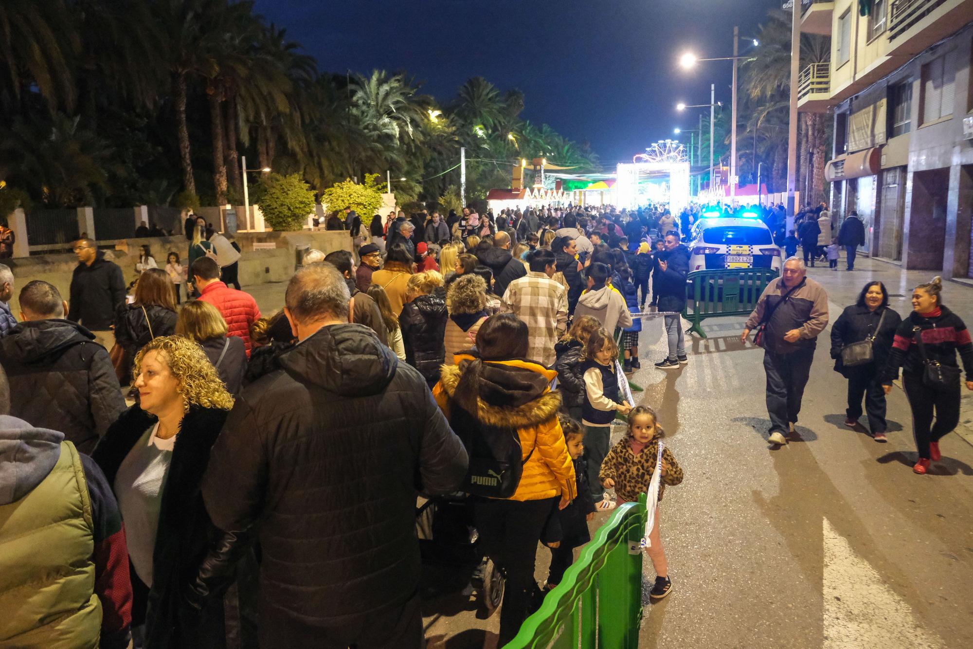 Así ha sido la inaguración de la feria y mercadillo navideño del Paseo de La Estación