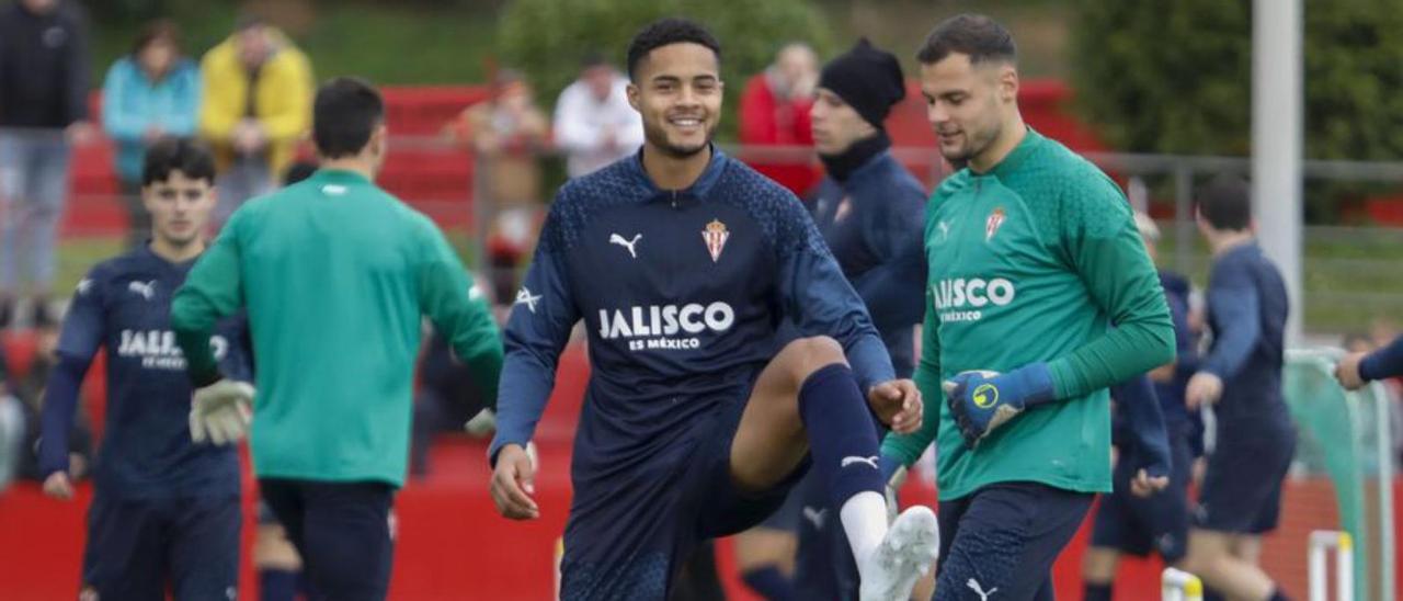 Varane y Bloch, ayer, en Mareo. | M. L.