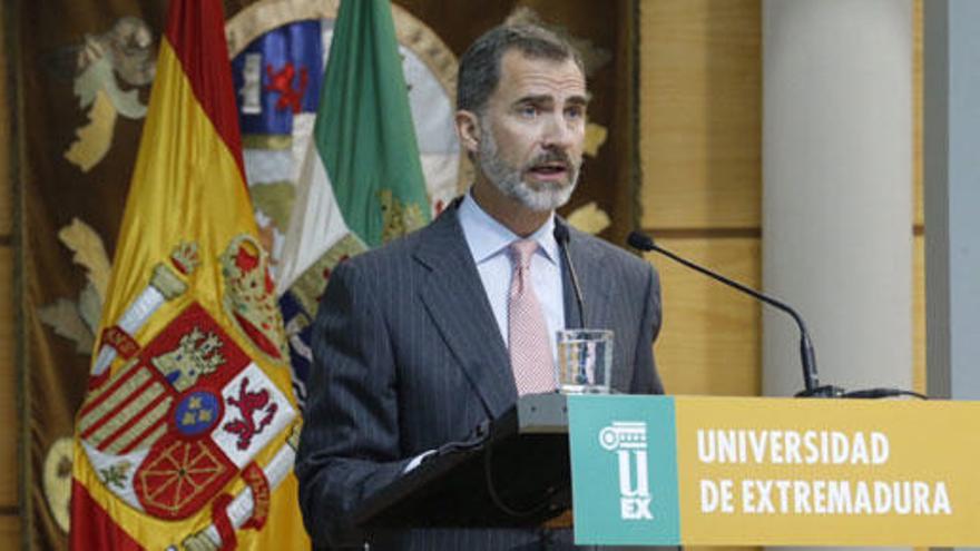 El Rey destaca el papel de la universidad en &quot;el tránsito&quot; al empleo