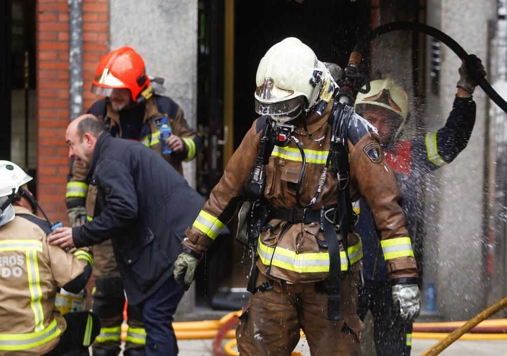 Incendio en un bazar chino de Oviedo.