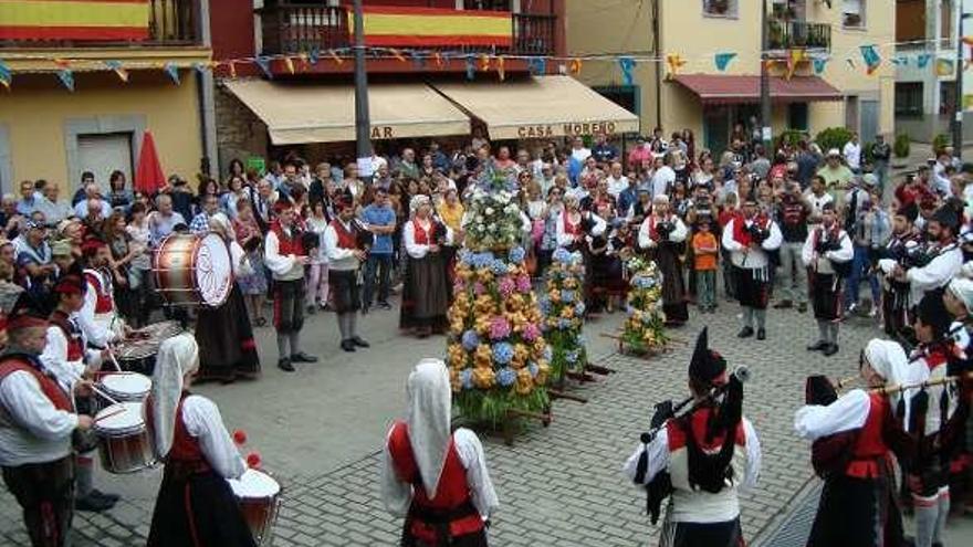 Los ramos de la Virgen de Castru, en Benia.