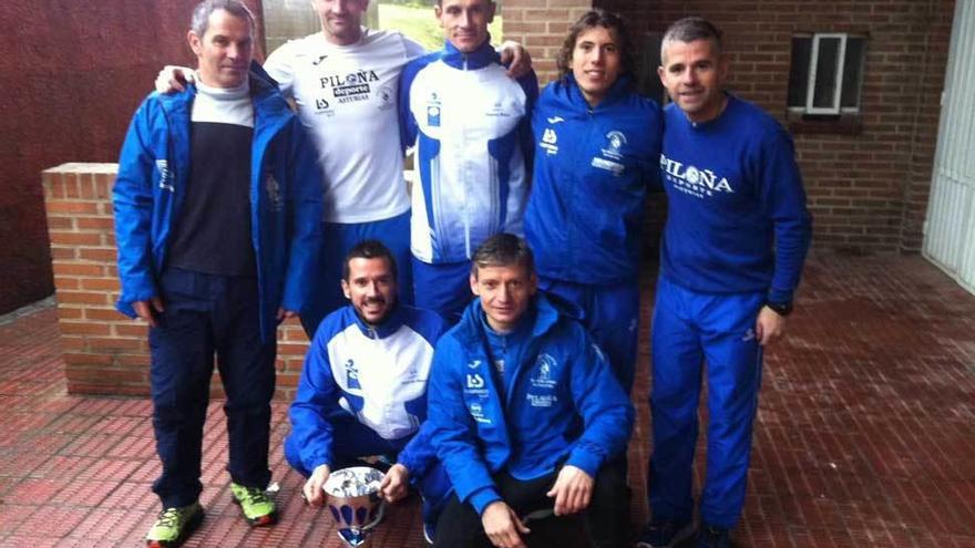 Los integrantes del Piloña, campeones por equipos de veteranos.