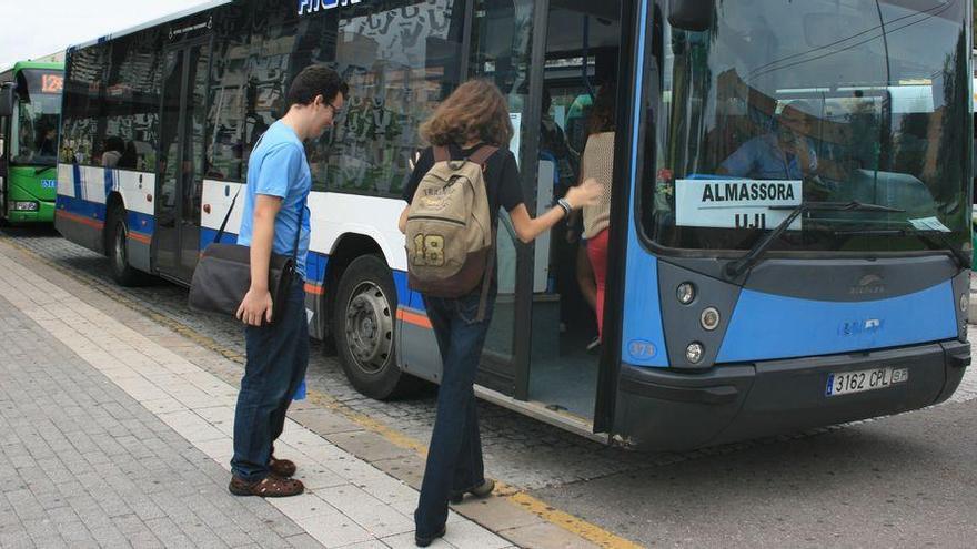 Burriana y Almassora sellan un plan para reforzar el autobús de la UJI