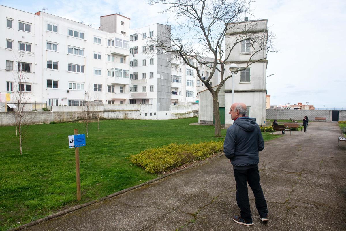 Un vecino durante la apertura del parque del Observatorio