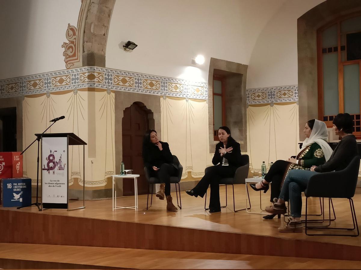 Granollers rep Khadira Zahra Ahmadi, l’exalcaldessa afganesa refugiada a Madrid Granollers rep Khadira Zahra Ahmadi, l’exalcaldessa afganesa refugiada a Madrid