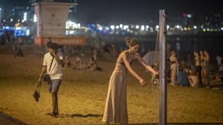 Catalunya vive su primera oleada de noches tropicales con termómetros por encima de los 20