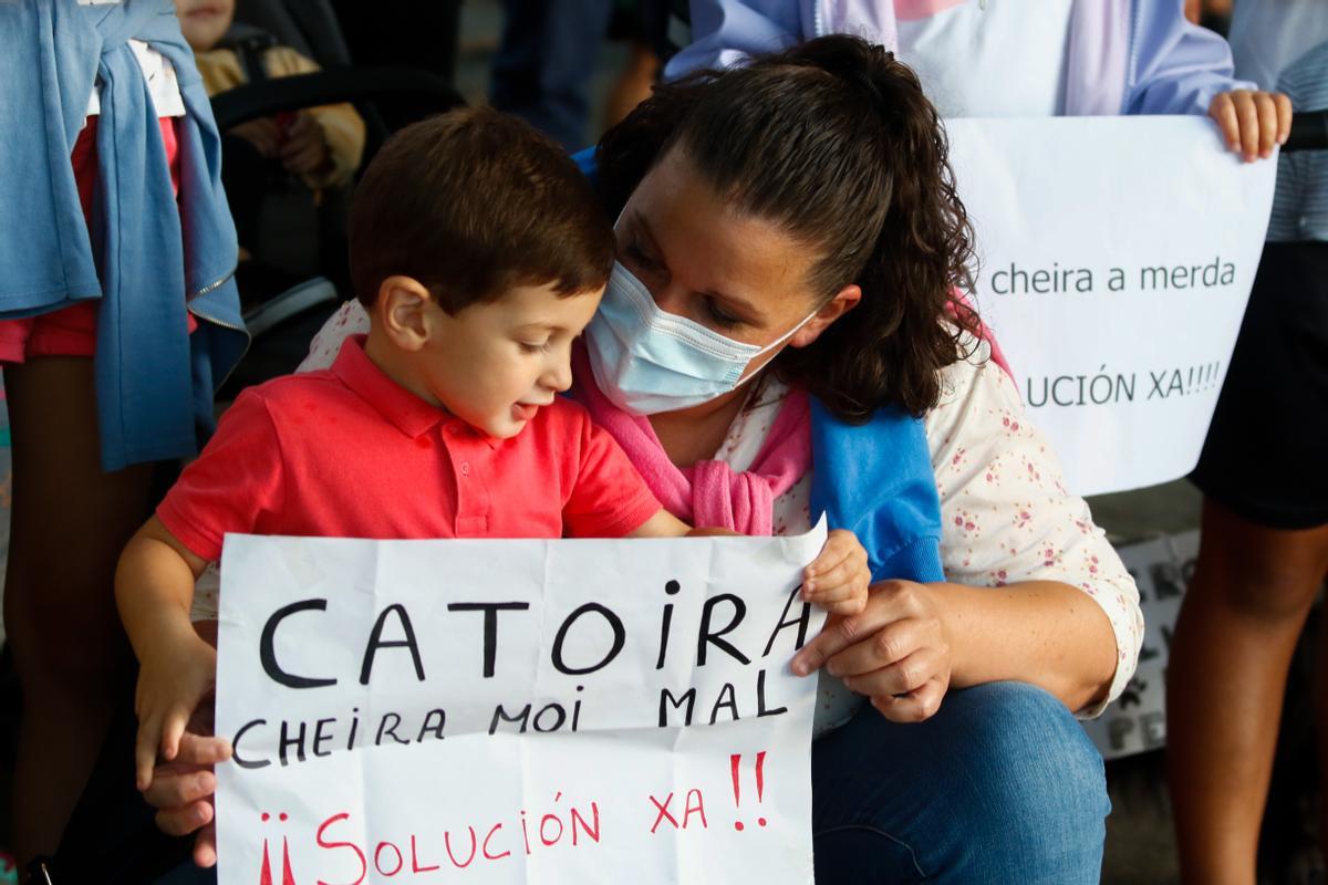 Los niños se sumaron la protesta.