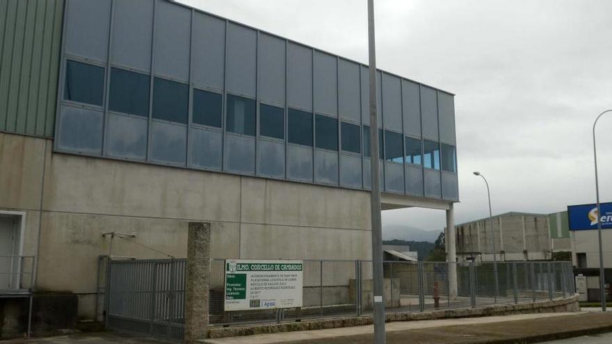 Sede de la empresa avícola en el polígono industrial de Cambados.