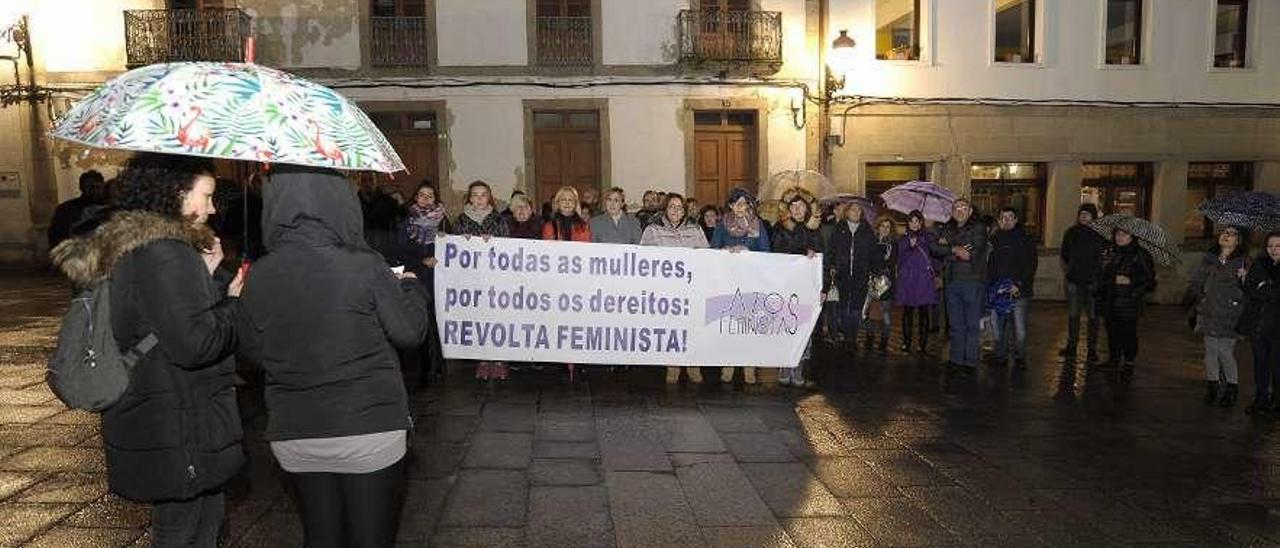Concentración de Azos Feministas en Lalín por crímenes machistas en marzo pasado. // Bernabé/Javier Lalín