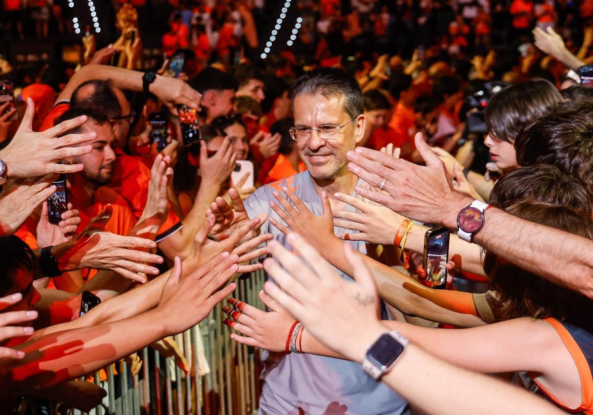La celebración del Valencia Basket de la Liga Endesa en el Roig Arena, en imágenes