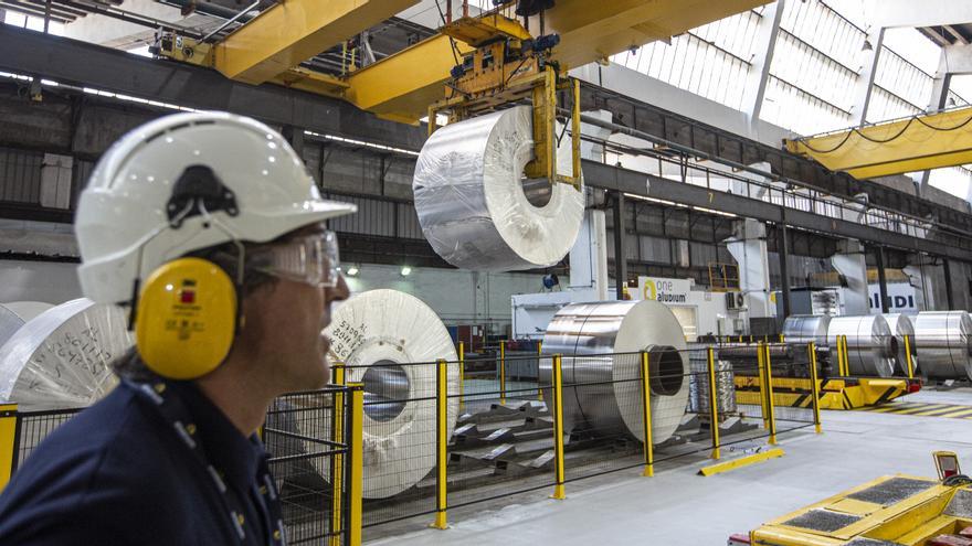 El fondo Atlas sopesa vender la fábrica de aluminio de Alicante