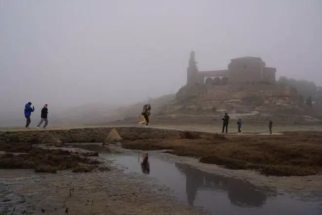 GALERÍA | El Zangarrón de Montamarta asusta al pueblo y a la niebla