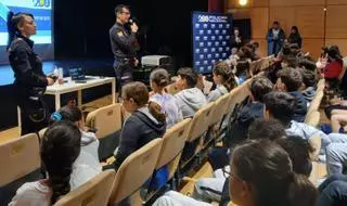 La Policía reconoce a escolares como ciberexpertos