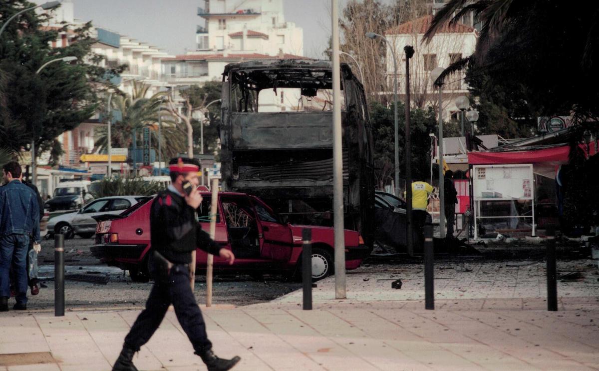 Les imatges de l'atemptat d'ETA a Roses del 17 de març de 2001
