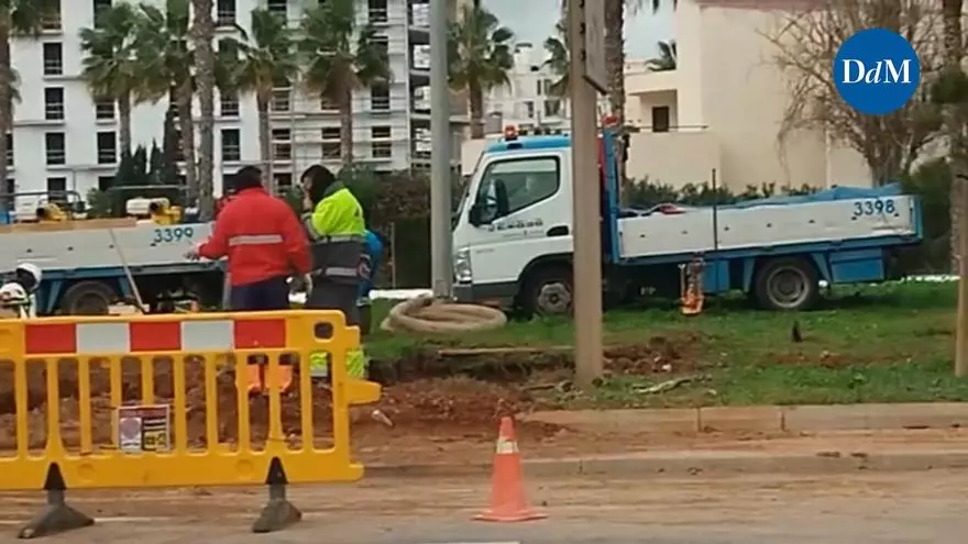 Espectacular vertido de aguas fecales en el Portitxol por la rotura de una tubería