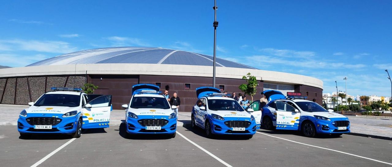 Nuevos coches de la policía de Agüimes.