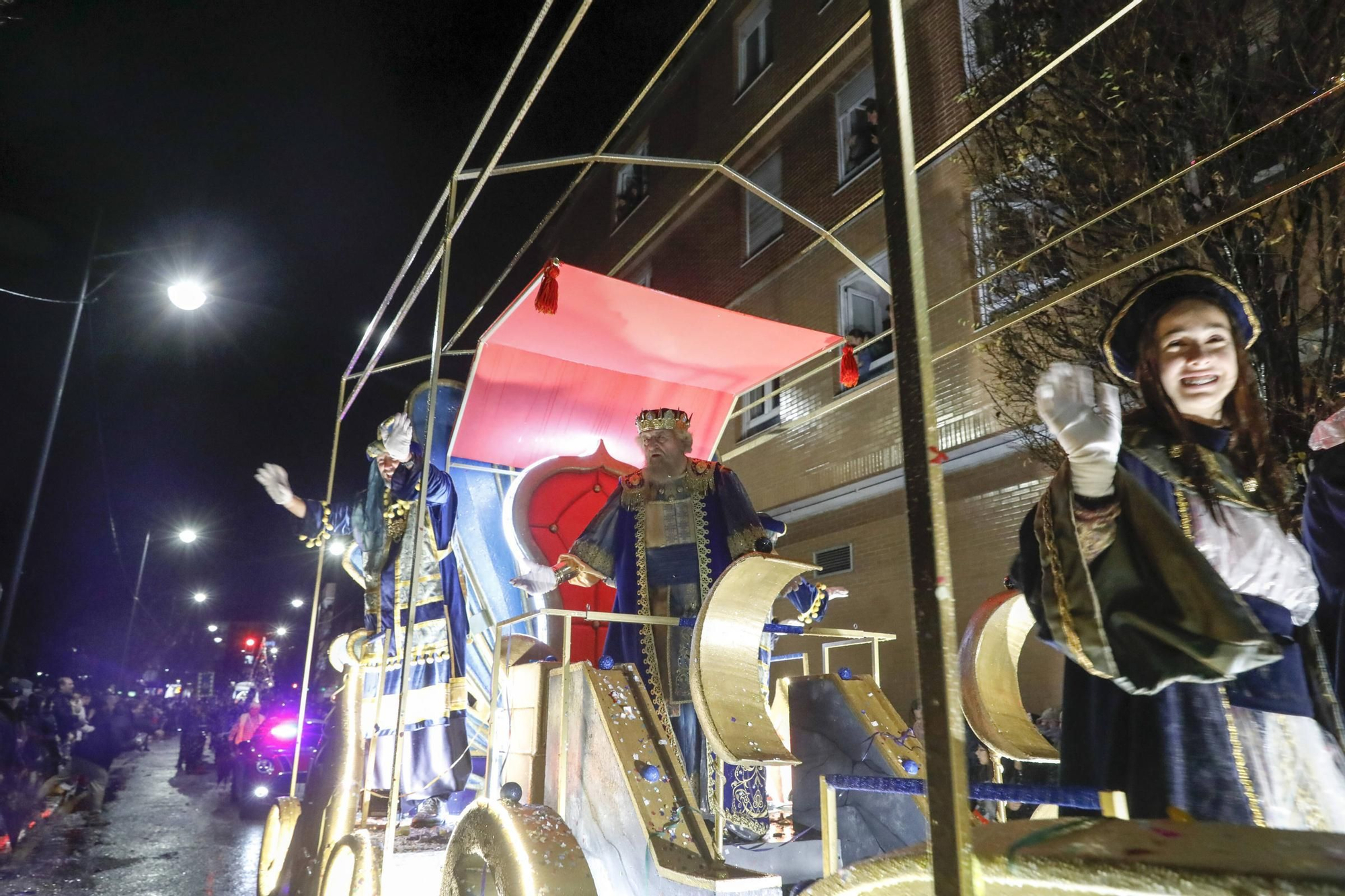 En imágenes: Así fue la cabalgata de Reyes en Gijón