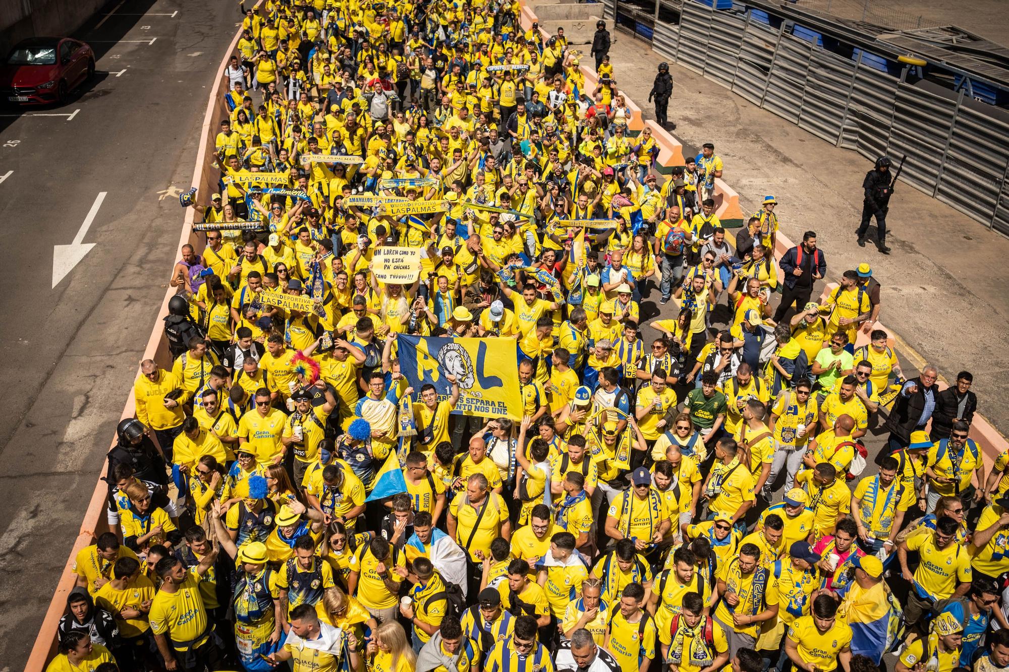 Llegada de aficionados de la UD Las Palmas a Tenerife