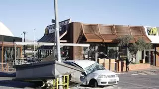 Ochenta intervenciones de los bomberos por las huracanadas rachas de viento en Alicante