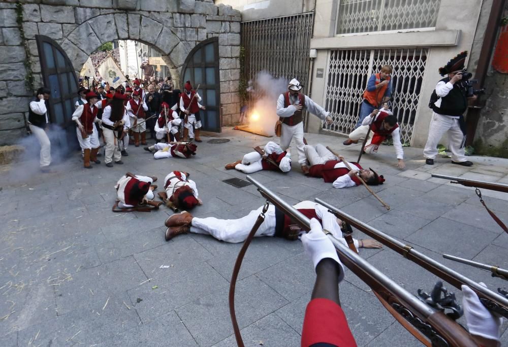 La representación de la Reconquista de Vigo vuelve a abarrotar las calles del Casco Vello de miles de vigueses