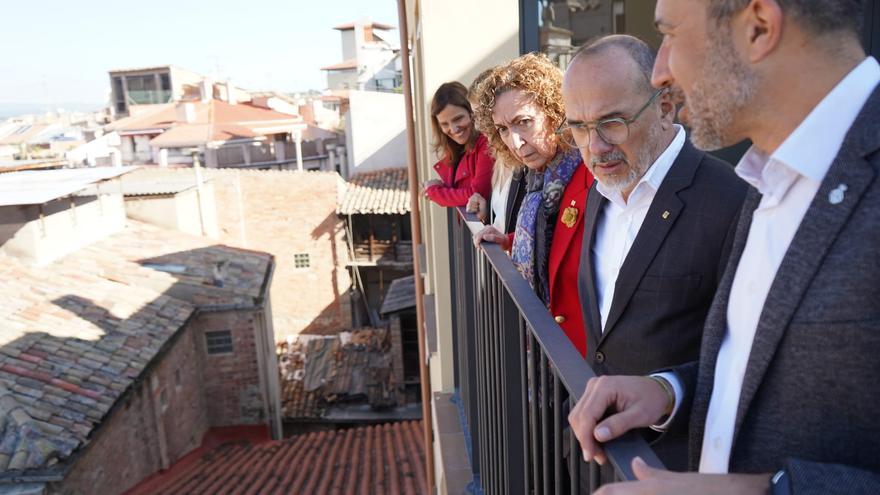 Campuzano posa els pisos per a gent gran de Sant Andreu a Manresa com el model a seguir i descarta les grans residències