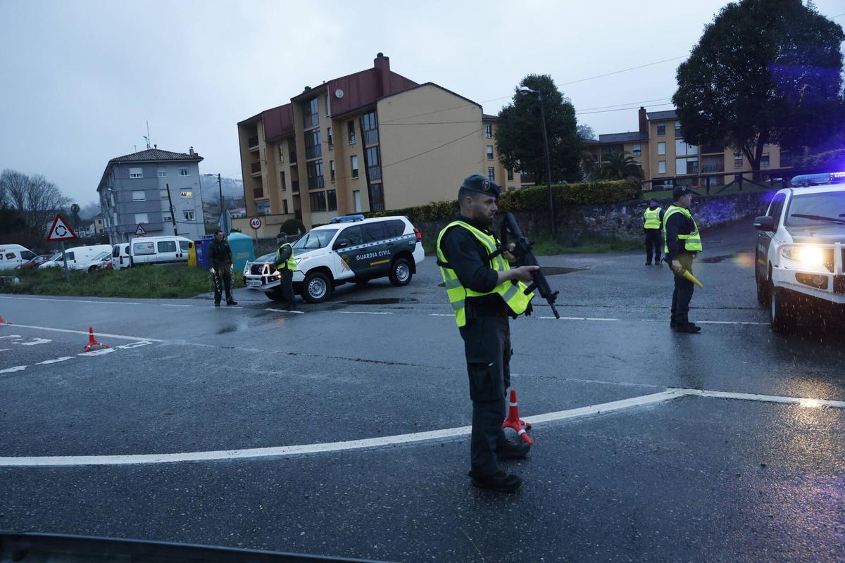 Controles de la Guardia Civil en la zona de Siero