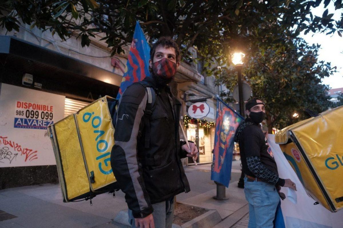 Un &quot;rider&quot; en la manifestación de Gijón