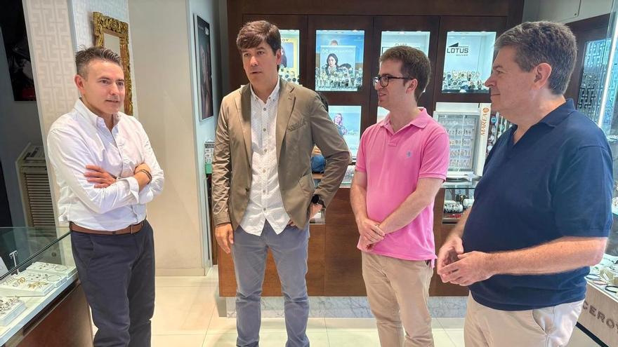 Marcos Fernández, joyero: "Con los bonos del comercio, la gente se está animando a gastar más"