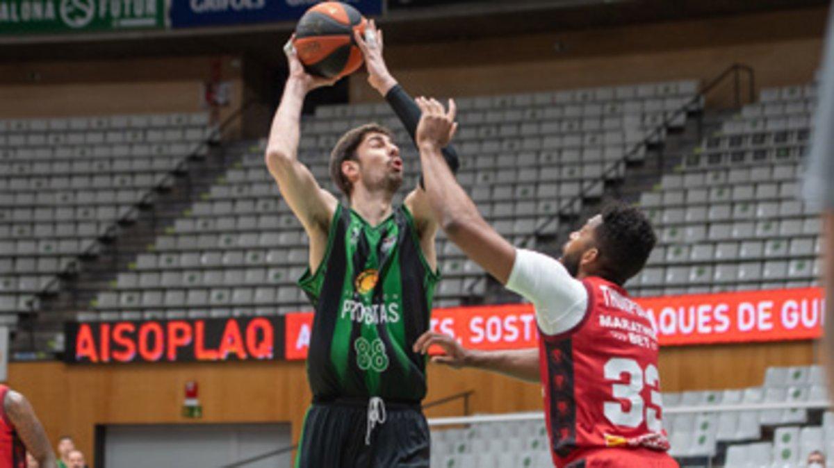 Tomic regresa al Palau aunque le hubiera gustado hacerlo con público