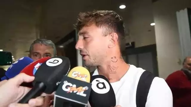 Pablo Maffeo a su llegada al aeropuerto de Manises