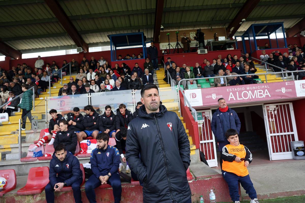 Las imágenes del duelo trascendental entre el Arosa y el Compostela Las imágenes del duelo trascendental entre el Arosa y el Compostela