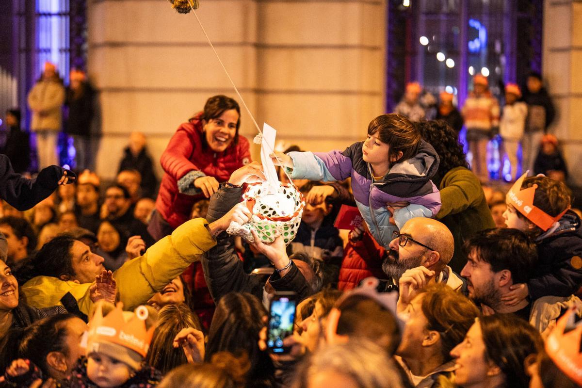 Locura por la cabalgata de Reyes Magos en Barcelona