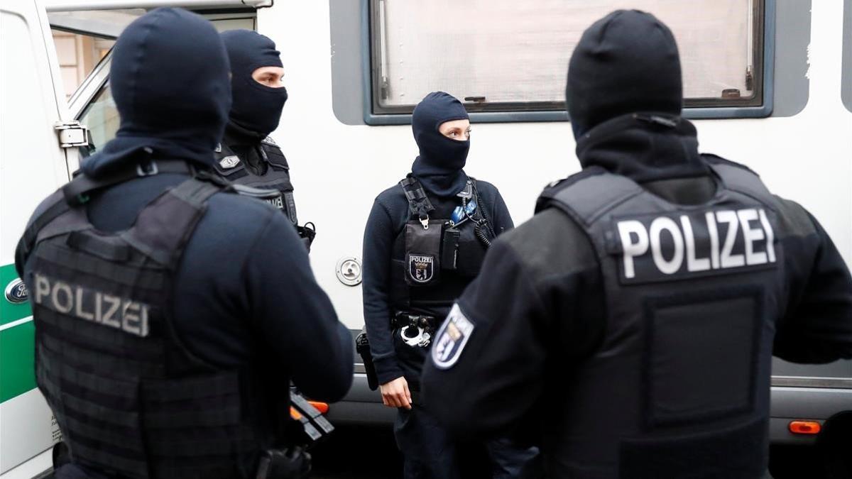 Policías alemanes, en una operación antiterrorista en diciembre del 2018.