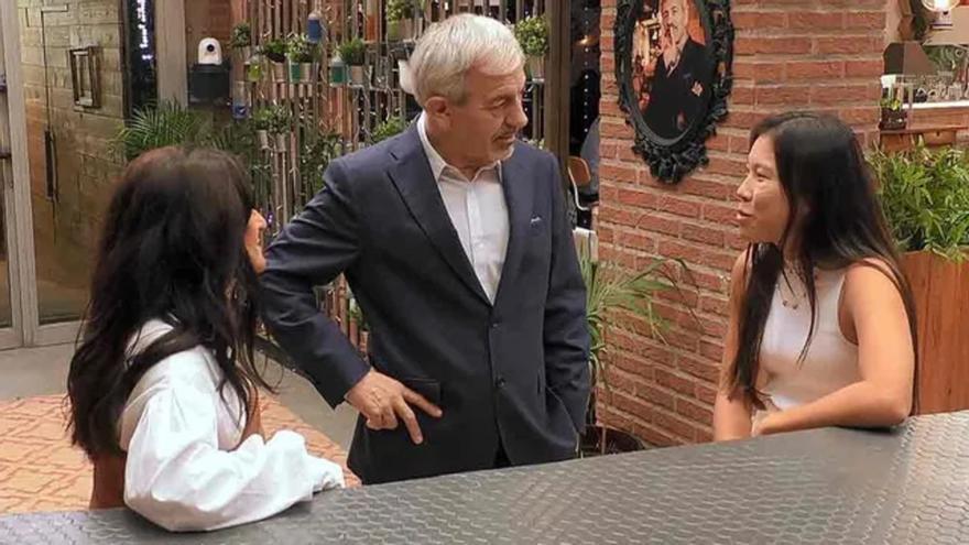 Da el primer beso de su vida en &quot;First Dates&quot; tras el visto bueno de su madre... en el plató