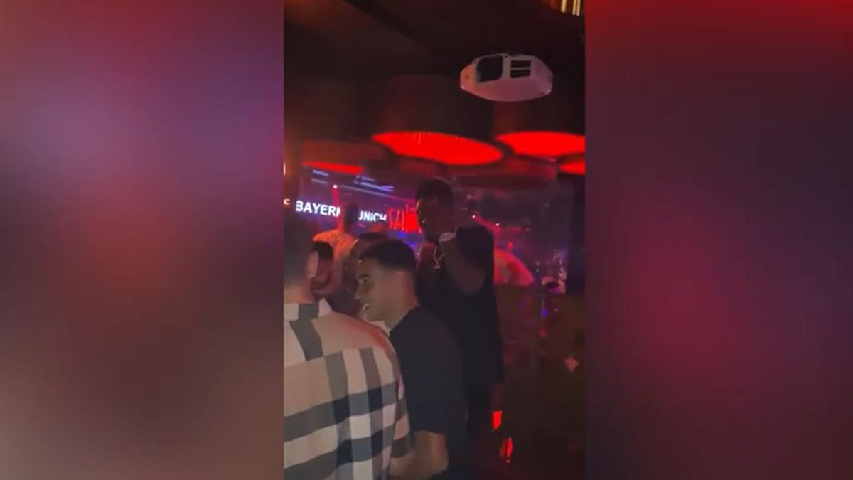 Los jugadores del Bayern celebraron la victoria ante el Barça, de fiesta por Barcelona