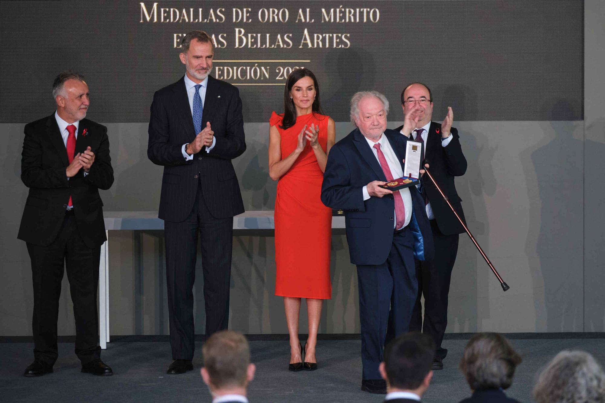 Los Reyes entregan en las Islas las Medallas de Oro al Mérito en las Bellas Artes a 32 personalidades de la cultura