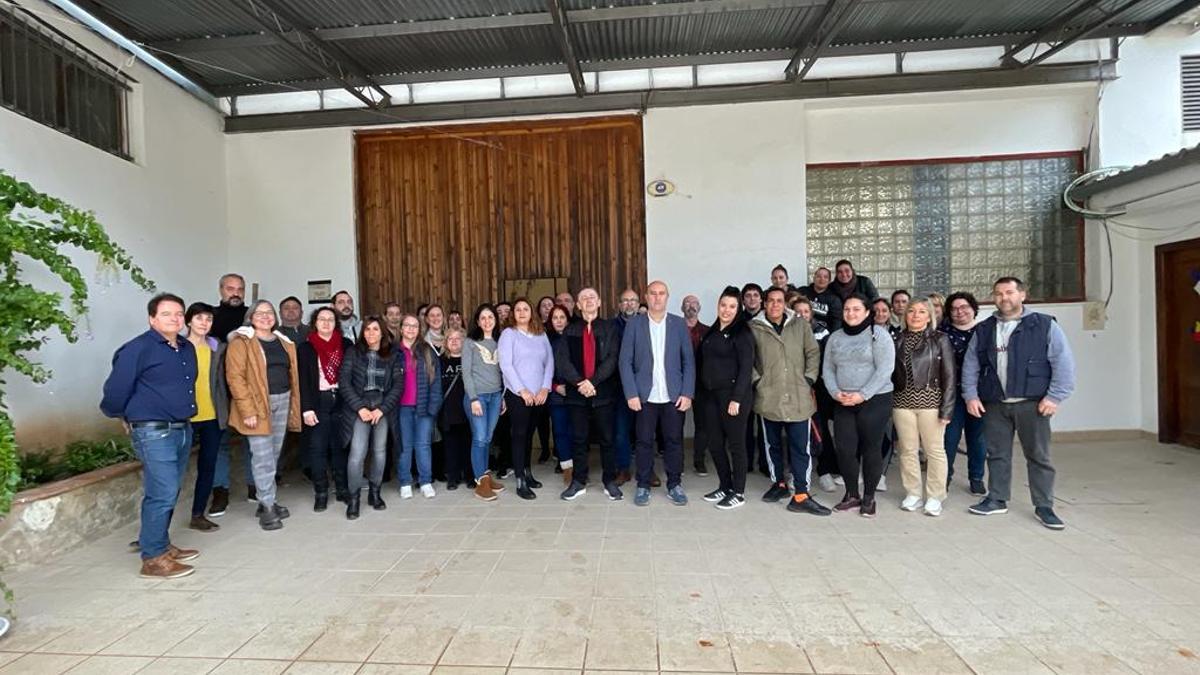 El alcalde y el concejal de Massamagrell reciben a los integrantes del taller Molí Baix.