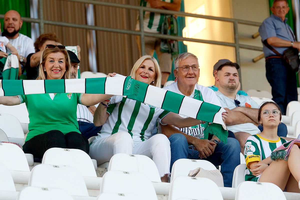 Las imágenes de la afición en el Córdoba CF - Racing de Ferrol